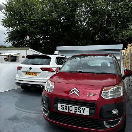 Clare Street - 3 Bedroom House With Private Parking Merthyr Tydfil Dış mekan fotoğraf